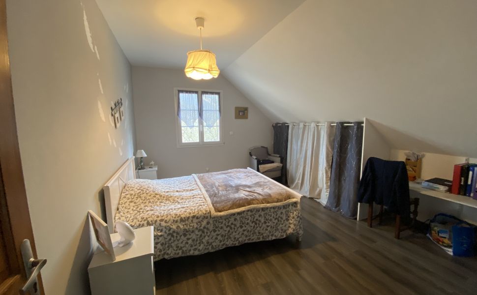  Maison contemporaine avec vues spectaculaires proche d'un village Pyreneen